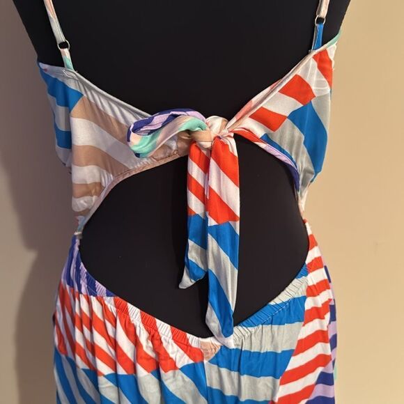 The Bikini Lab Pocket Romper Swim Cover-up. Elastic waist. Open tie back. Large - Picture 6 of 7